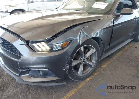 2015 Ford Mustang V6 z USA, uszkodzony, nr VIN 1FATP8EM7F5427292